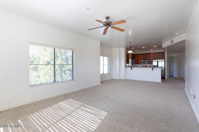 Building Photo - 5450 E Deer Valley Dr