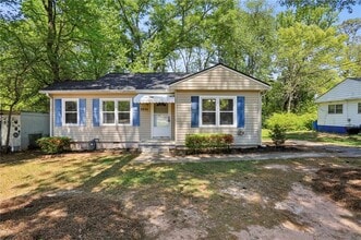 Building Photo - 2266 N Shallowford Rd