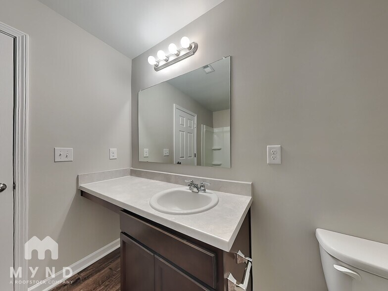 Building Photo - 280 Americana Dr