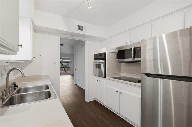 Building Photo - 3031 Mahanna Springs Dr
