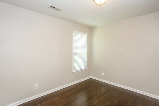 Building Photo - 11025 Ballards Pond Ln