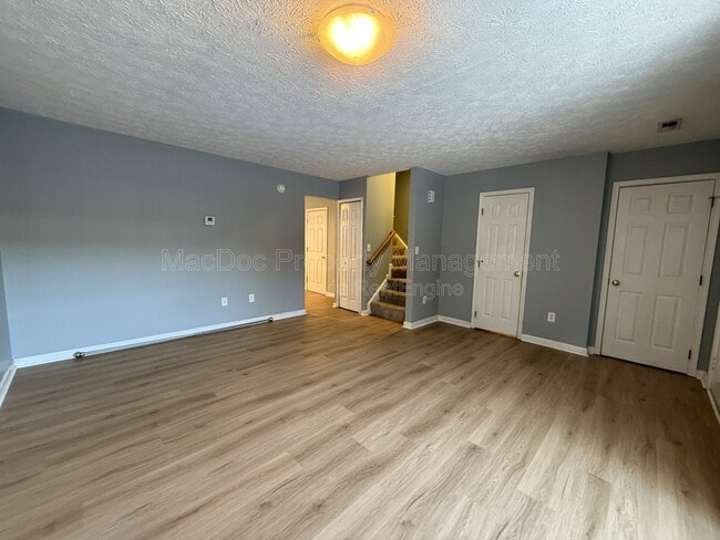 Building Photo - 10500 Boxmeer Ct