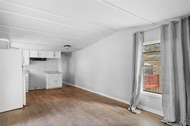 Building Photo - 16747 Timberglen St