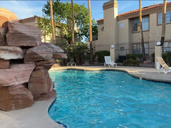 Building Photo - TWO BEDROOM CONDO WITH TWO CAR GARAGE IN H...