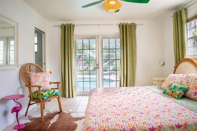 Building Photo - 809 SE 14th Dr