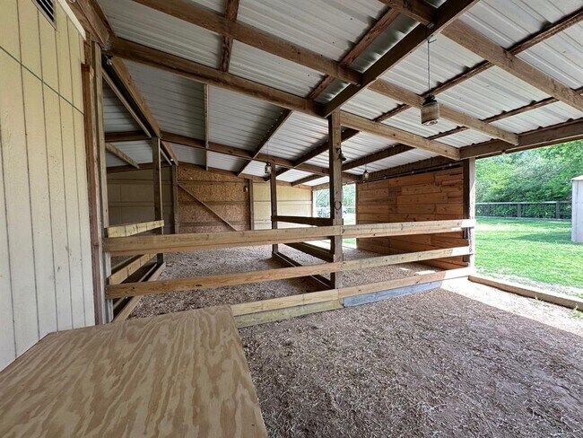 Building Photo - 1410 Field Store Rd