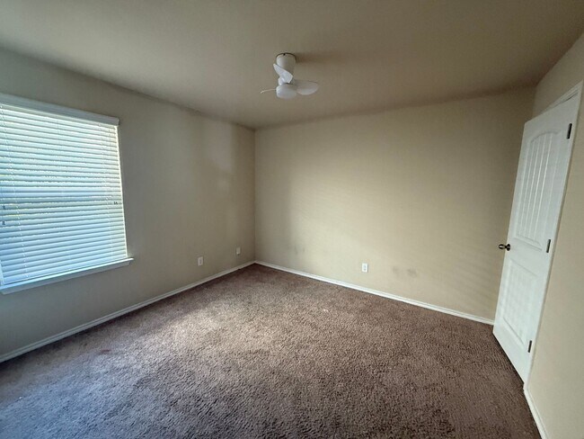 Building Photo - 10550 Rhyder Ridge