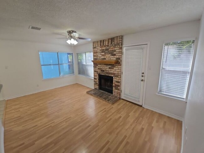 Building Photo - Spacious 3BR Austin Home with Fireplace & ...