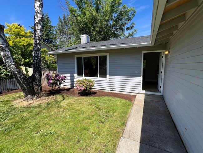 Building Photo - Remodeled 3 Bedroom in Gresham