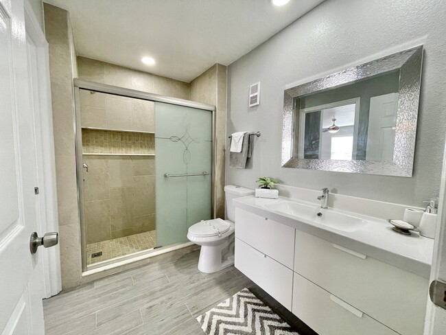 Bathroom - 7280 Westpointe Blvd