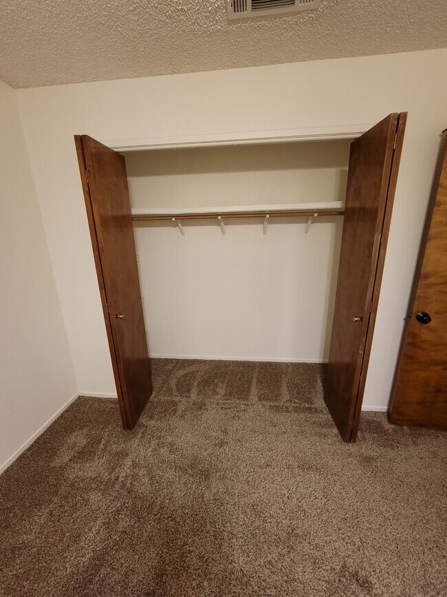 Building Photo - 930 N Indiana St