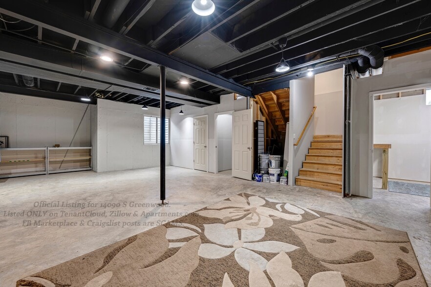 Building Photo - 14090 S Greenwood St