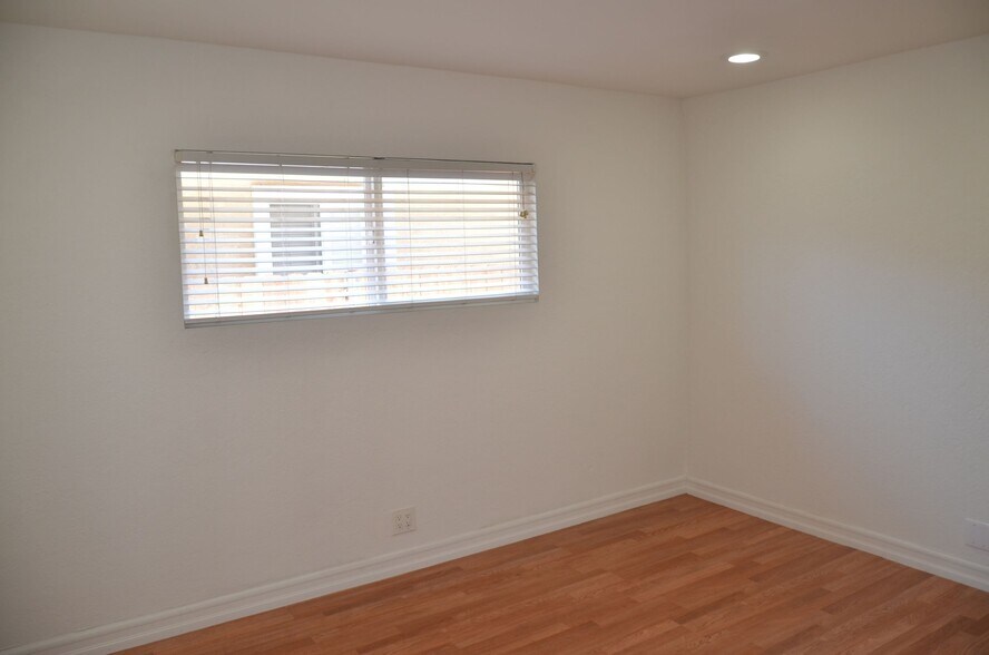 Building Photo - 4541 W 172nd St