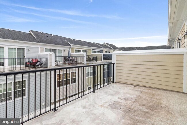 Building Photo - 11 Gardenside Pl