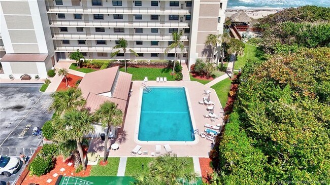 Building Photo - 10310 S Ocean Dr