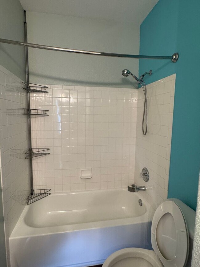 Building Photo - Charming 2BR Townhome in Brighton