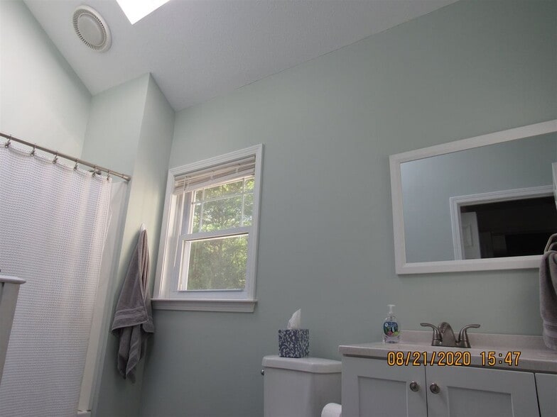 Building Photo - 56 McIntosh