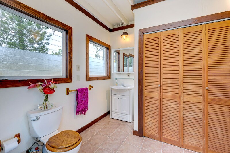 Building Photo - 12-211-211 Oliana Dr