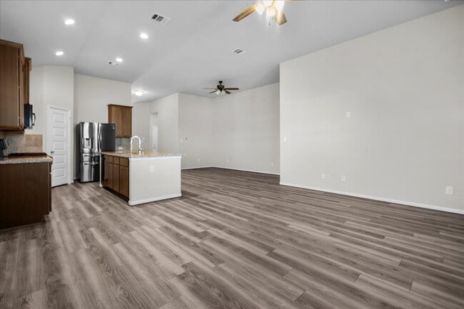 Building Photo - 503 Thunder Cloud Dr