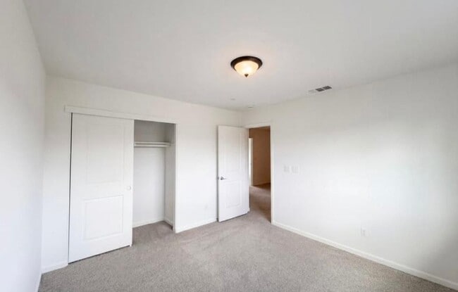 Building Photo - 7912 Majestic Palms Ct
