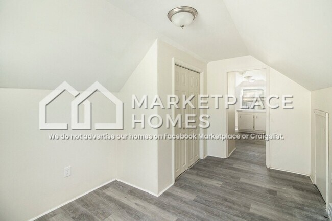 Building Photo - 17097 Lincoln Ave