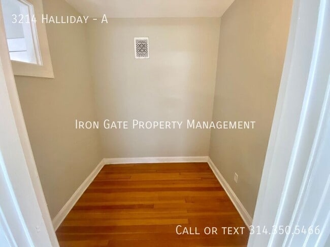 Building Photo - 3214 Halliday-A