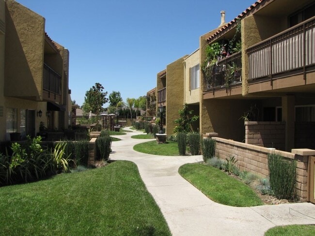 Building Photo - Beautiful 1 Bedroom Unit in Orange