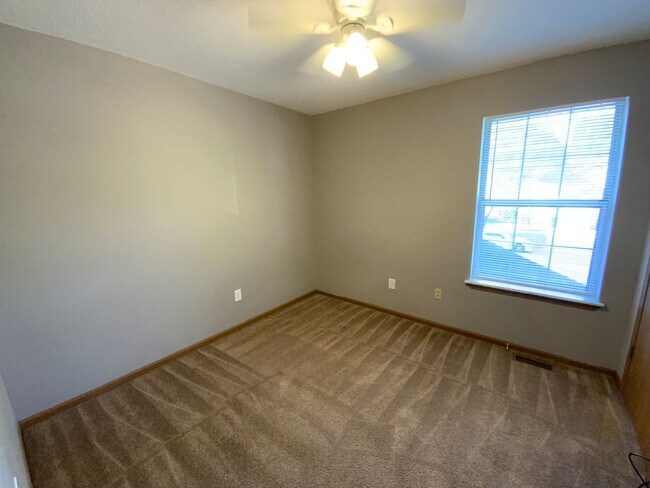 Building Photo - 3566-3568 Prescott Dr