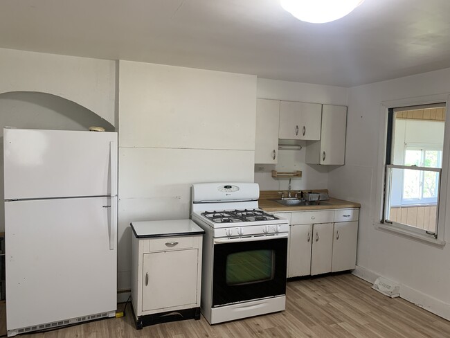 New cabinets being installed - 2827 Sumner St