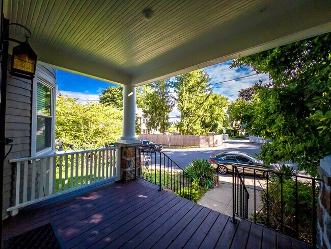 Building Photo - 67 Hampstead Rd