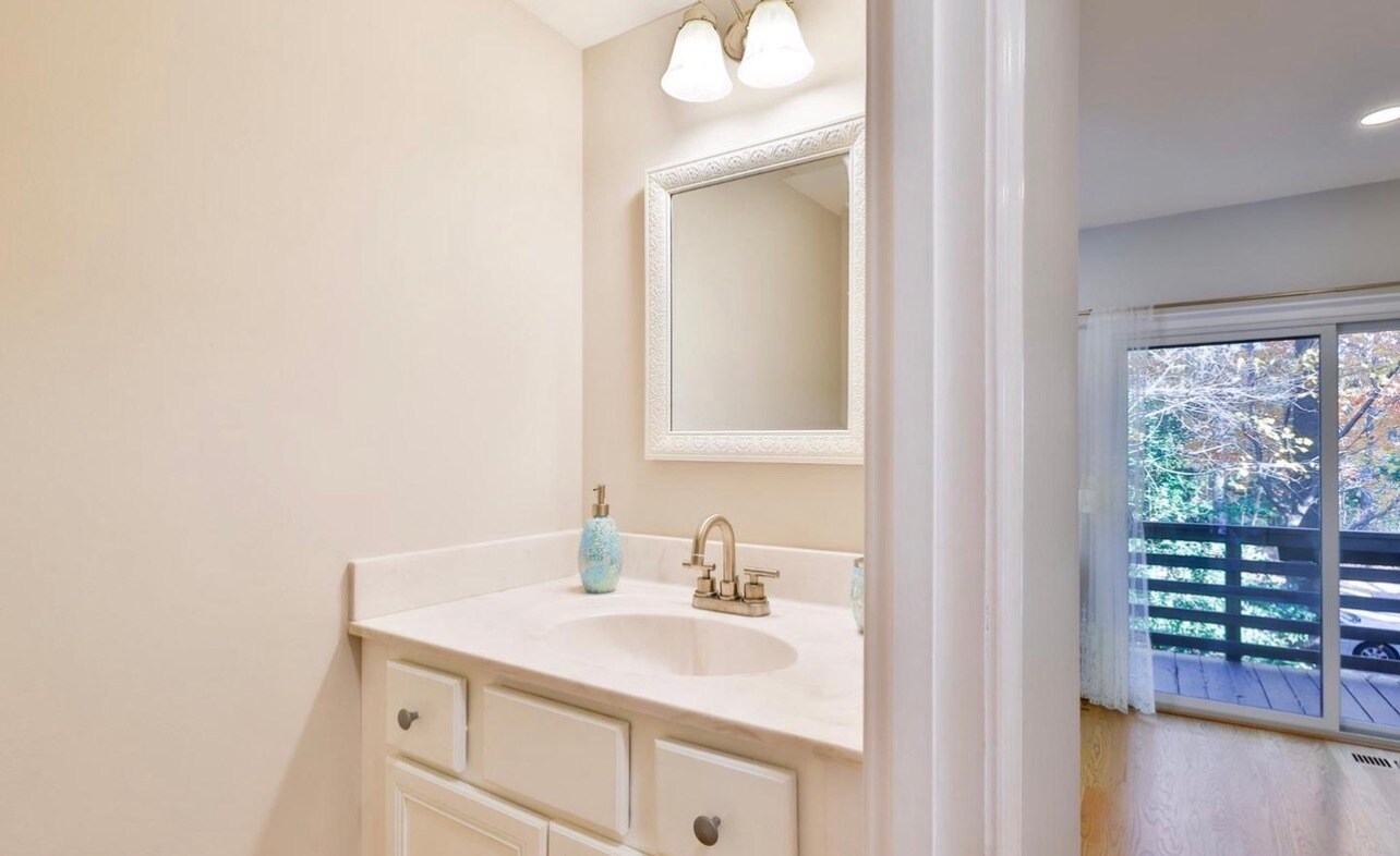 Building Photo - 11817 Coopers Ct