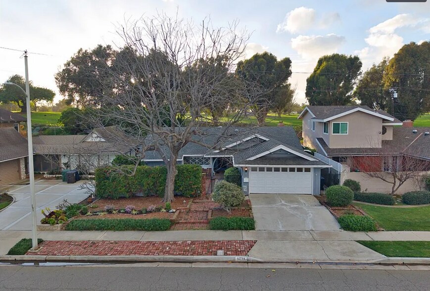 Building Photo - 16711 Greenview Ln