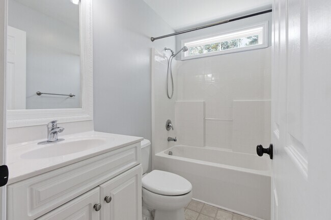 Building Photo - 127 Bermuda View