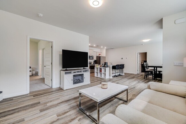 Building Photo - 161 Holloway Hl