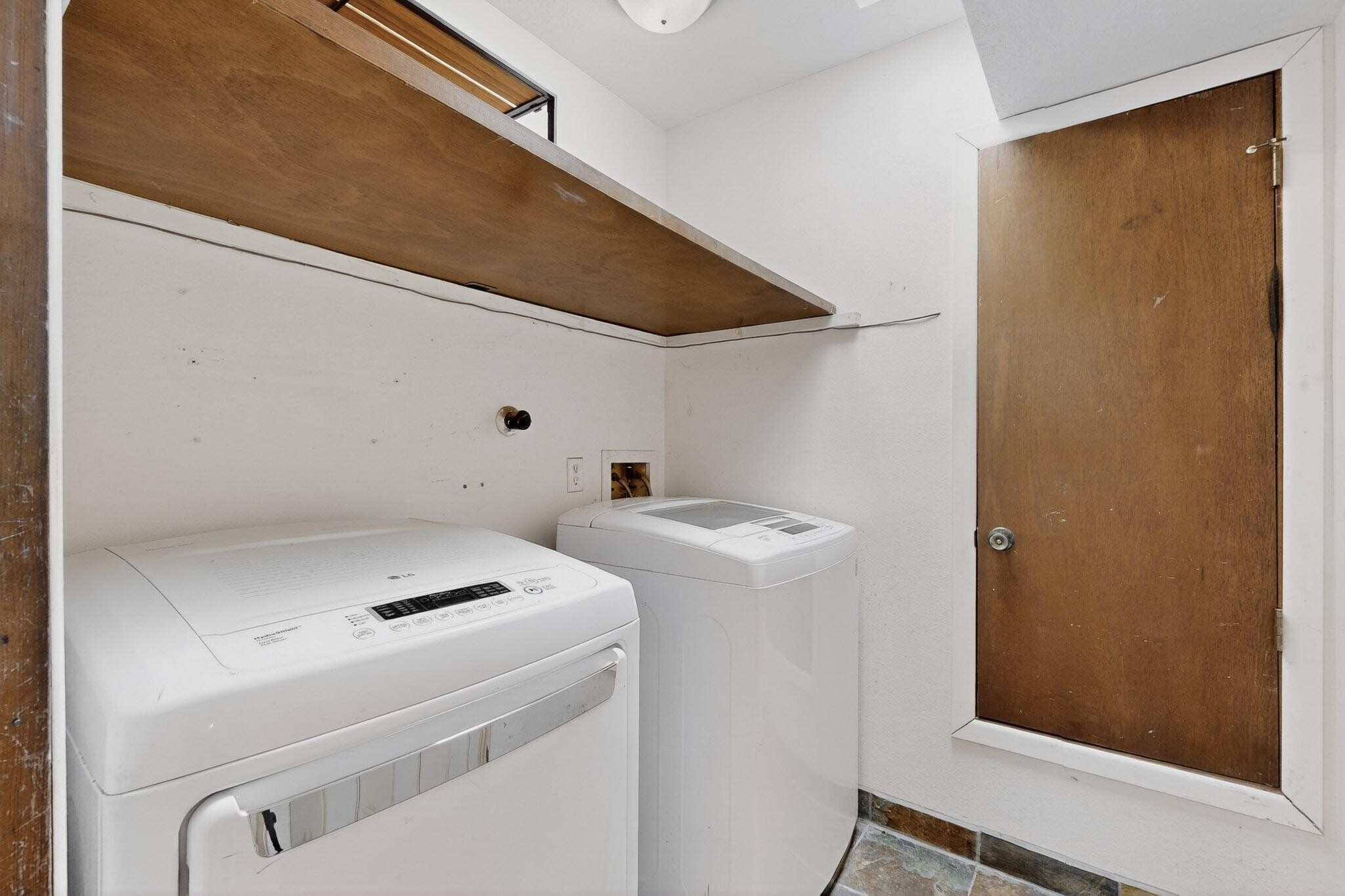 Building Photo - 5528 Overlook Dr NE