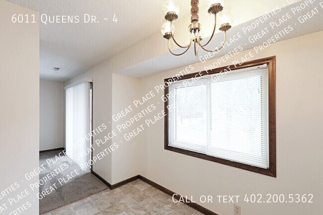 Building Photo - 6011 Queens Dr