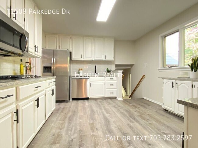 Building Photo - 11509 Parkedge Dr