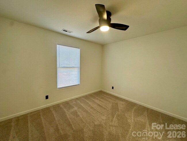 Building Photo - 340 Zander Woods Ct