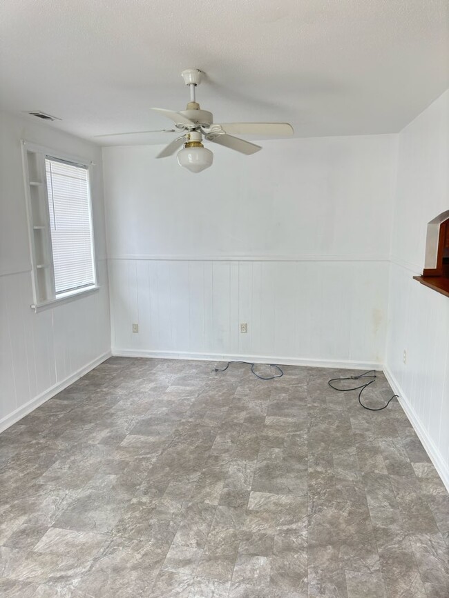 Building Photo - 830 Reevesville Rd