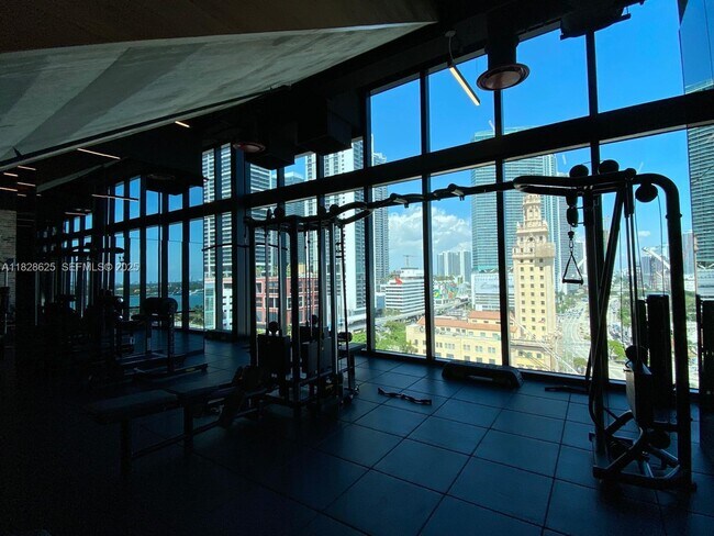 Building Photo - 398 NE 5th St