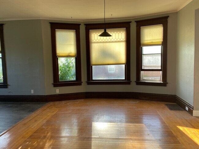 Building Photo - 314 Otter Ave