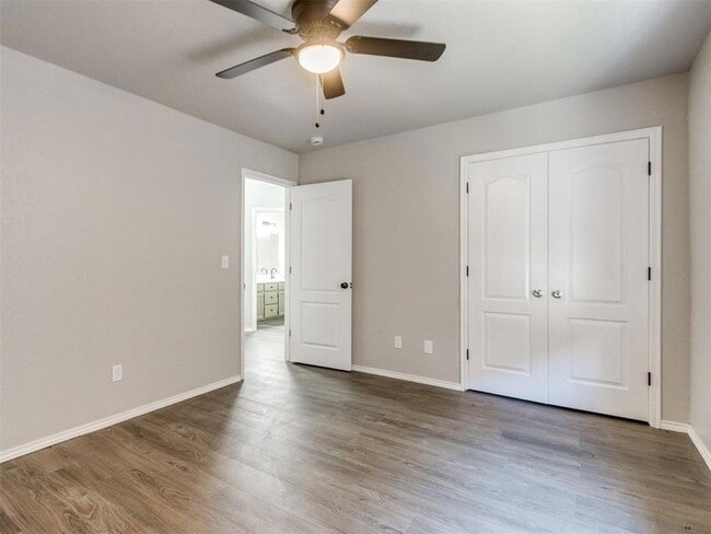 Building Photo - 13300 S Robinson Ave