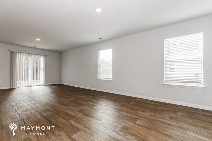 Building Photo - 523 Sugar Pne Dr