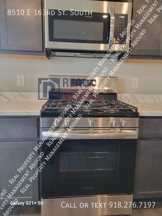 Building Photo - 8510 E 163rd St S