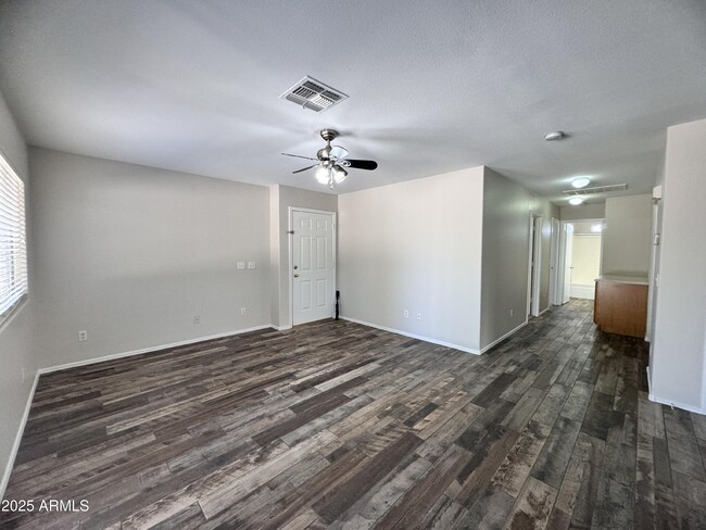Building Photo - 9138 W Ross Ave