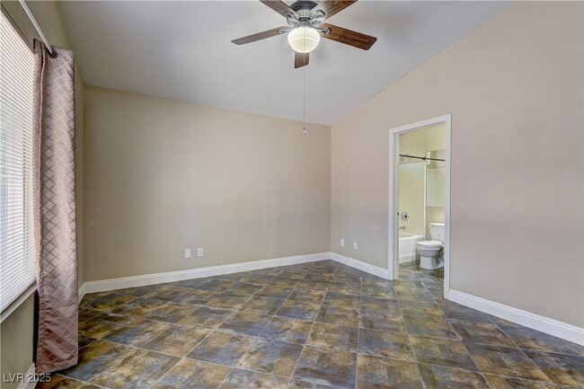 Building Photo - 10530 Lilac Tree Ave