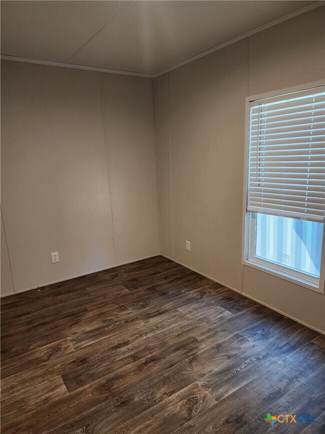 Building Photo - 180 County Rd 2600