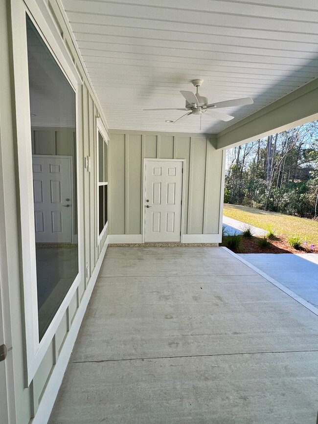 Building Photo - 3/2 brand new home!