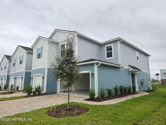 Building Photo - 207 Brandon Lks Dr