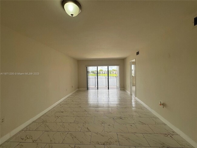 Building Photo - 480 W Park Dr